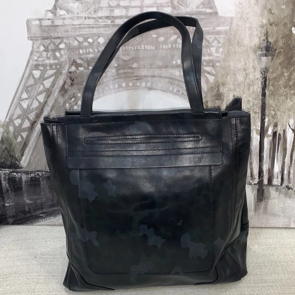 Frye Charlie Simple Tote Navy Camo Leather MSRP $398 -OCEAN CAMO- - Picture 3 of 16